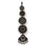 FLOWER DESIGN BLACK METAL CHUTTI